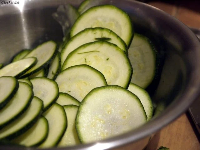 Rezept: Ziegenkäse-Zucchini-Tarte Bild Nr. 6 Ziegenkäse-Zucchini-Tarte - Rezept - Bild Nr. 6