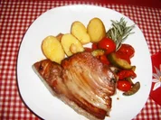 Thunfischsteak mit Tomaten - Zucchinigemüse - Rezept