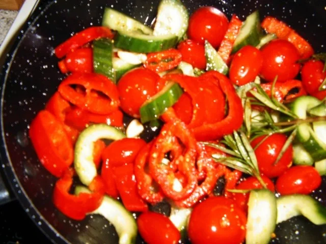 Rezept: Thunfischsteak mit Tomaten - Zucchinigemüse Bild Nr. 4 Thunfischsteak mit Tomaten - Zucchinigemüse - Rezept - Bild Nr. 4