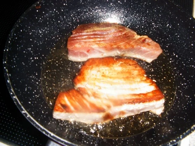 Rezept: Thunfischsteak mit Tomaten - Zucchinigemüse Bild Nr. 6 Thunfischsteak mit Tomaten - Zucchinigemüse - Rezept - Bild Nr. 6