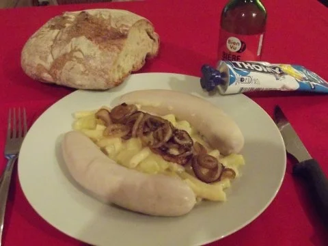 Rezept: "Seppe-Toni's-Süüdwurscht" mit Chäs-Maccaronen "Herren-Art" "Seppe-Toni's-Süüdwurscht" mit Chäs-Maccaronen "Herren-Art" - Rezept