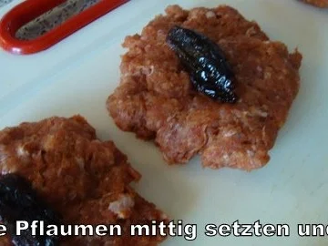 Rezept: Gemischte Fleischbällchen mit "Pflaumenfüllung !! Bild Nr. 3 Gemischte Fleischbällchen mit "Pflaumenfüllung !! - Rezept - Bild Nr. 3