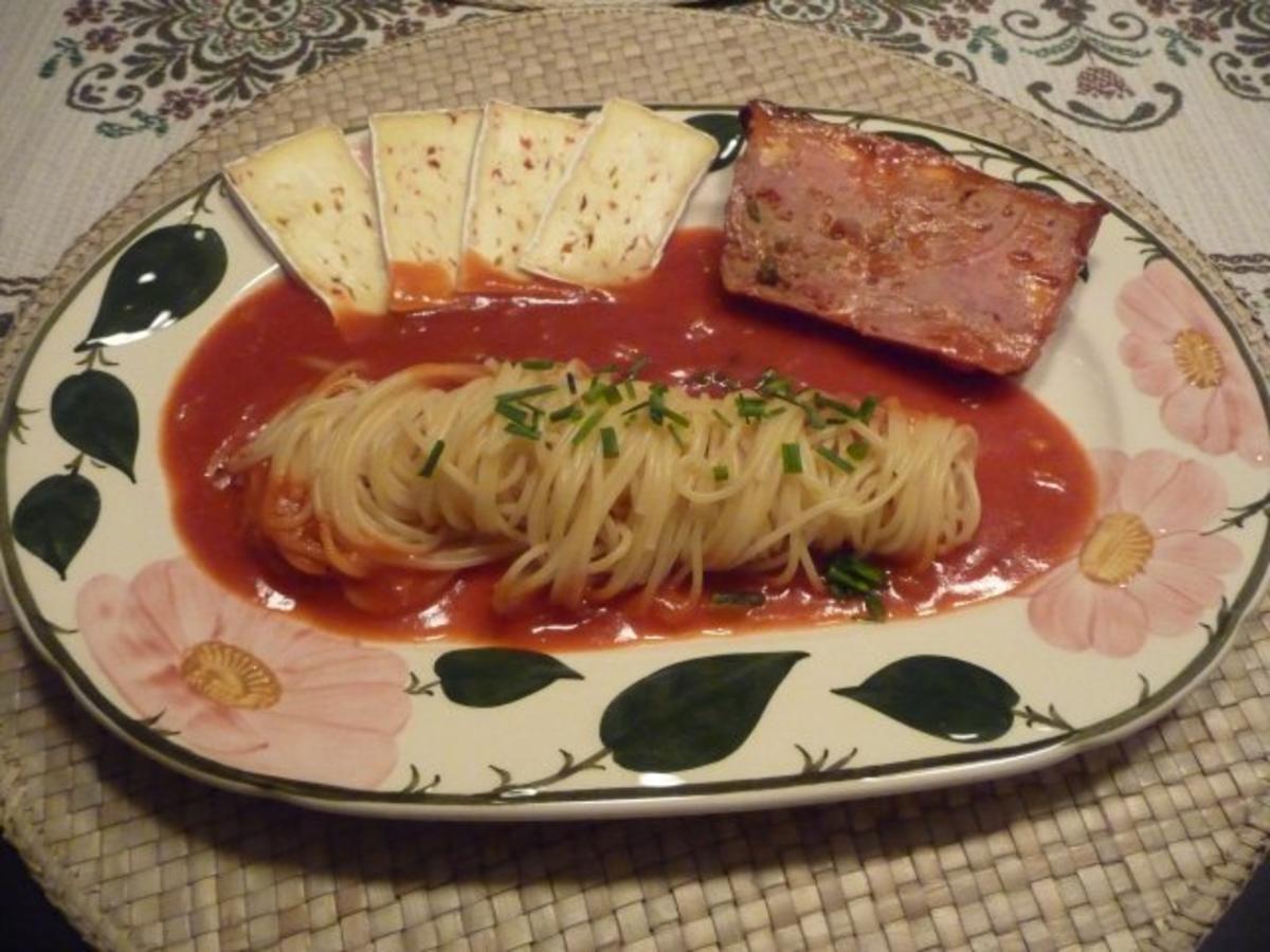 Pasta : Spaghetti mit Tomatensoße dazu Pizza-Leberkäse oder groben ...