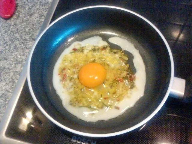 Rezept: SPIEGELEI GENIGHTCOOKERT -- oder -- Special-Katerfrühstück Bild Nr. 6 SPIEGELEI GENIGHTCOOKERT -- oder -- Special-Katerfrühstück - Rezept - Bild Nr. 6