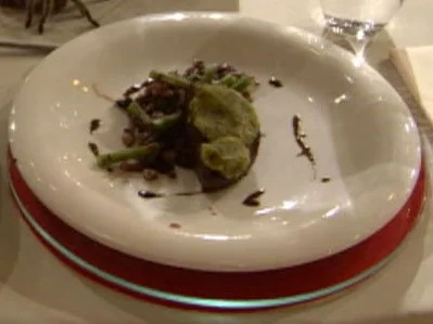 Filet vom Strauß in Kräuterkruste mit Bohnen à la Jakumeit - Rezept