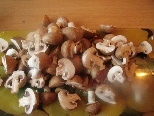 Rezept: Hackbällchen mit braunen Champignons in Rahmsosse mit Wildreis Bild Nr. 6 Hackbällchen mit braunen Champignons in Rahmsosse mit Wildreis - Rezept - Bild Nr. 6