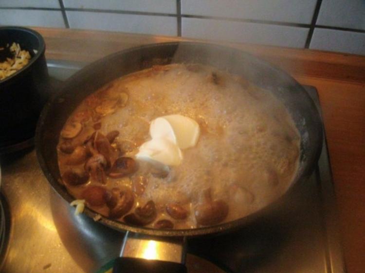 Hackbällchen mit braunen Champignons in Rahmsosse mit Wildreis - Rezept ...