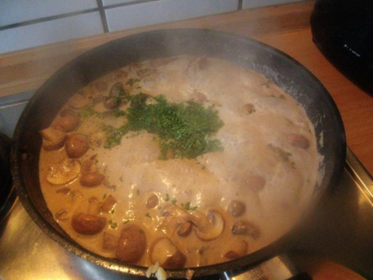 Hackbällchen mit braunen Champignons in Rahmsosse mit Wildreis - Rezept - Bild Nr. 10