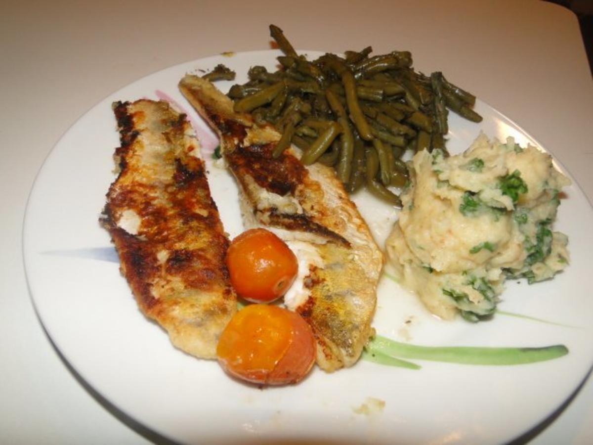 Zanderfilet mit Haut gebraten, dazu Bohnengemüse und Petersilienpüree ...