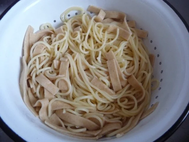 Rezept: Resteverwertung : Wurst - Paprika - Tomatengulasch Bild Nr. 7 Resteverwertung : Wurst - Paprika - Tomatengulasch - Rezept - Bild Nr. 7