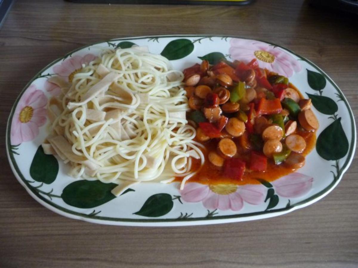 Resteverwertung : Wurst Paprika Tomatengulasch - einfach - von Forelle1962