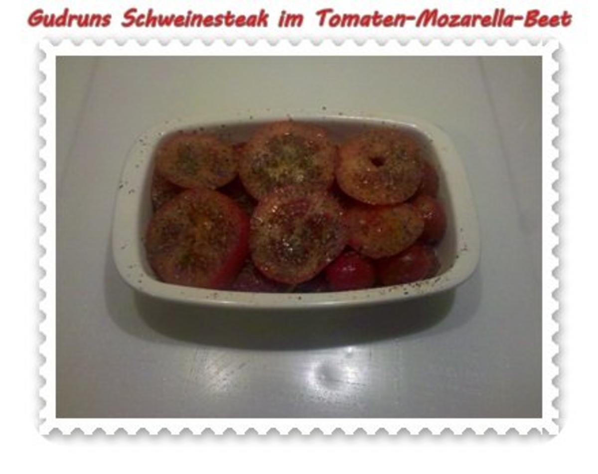 Fleisch: Pikantes Schweinesteak im Tomaten-Mozarella-Nest - Rezept - Bild Nr. 6