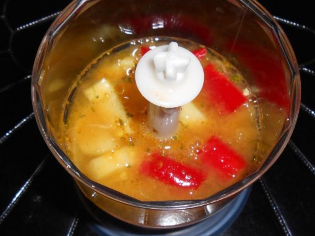 Salat mit Champignons und Hähnchenstreifen - einfach - 57 kcal/100g