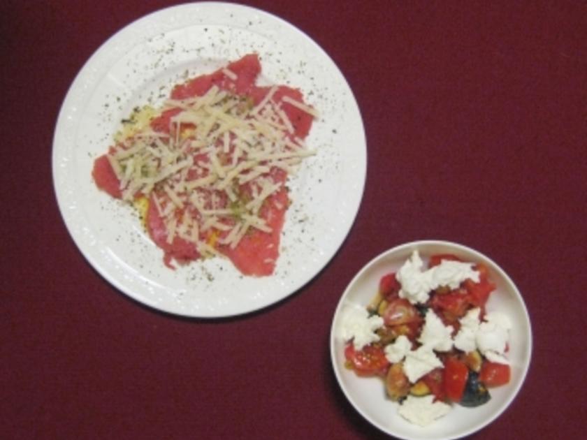 Kalbscarpaccio an Salat von Tomaten, Feigen und Büffelmozzarella ...