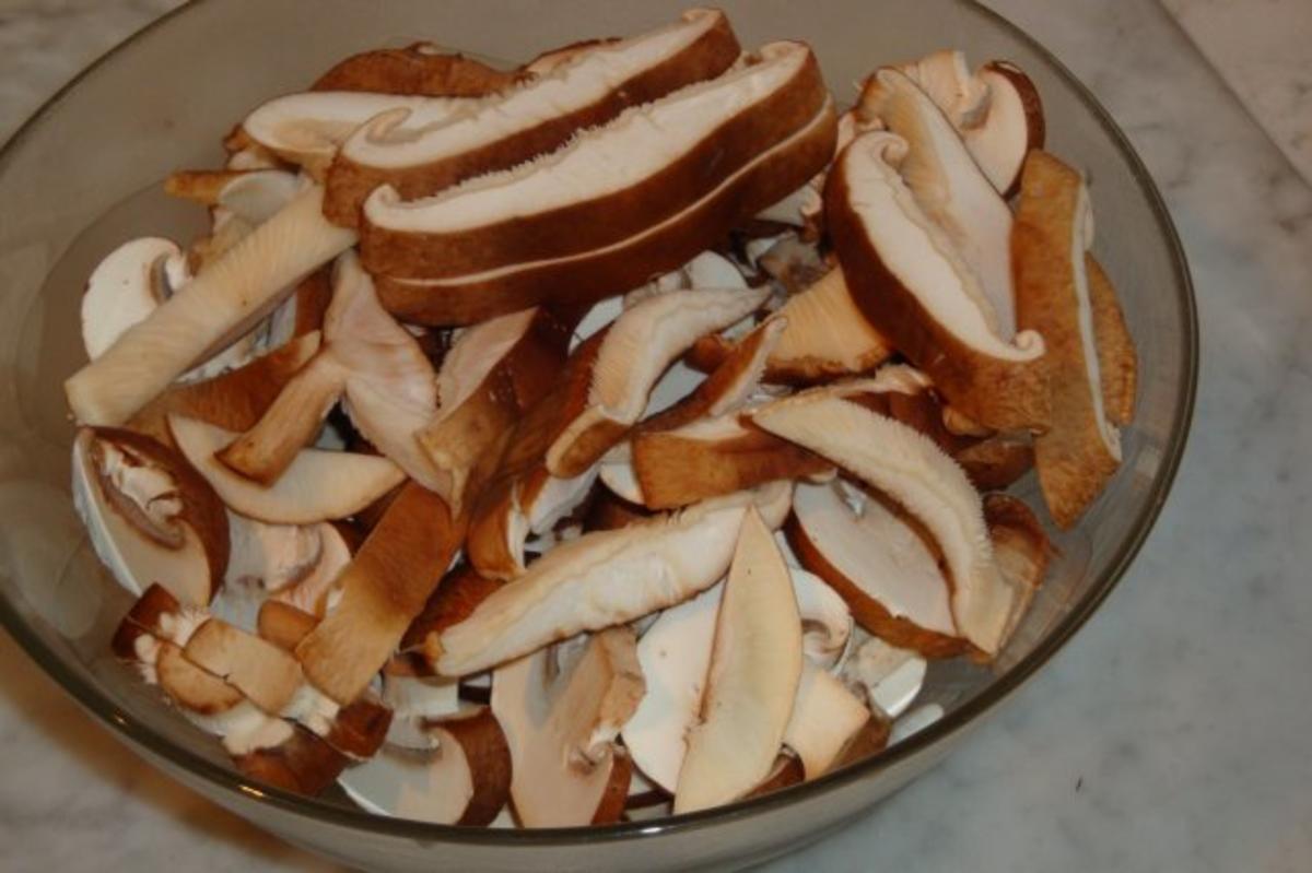 Pfannkuchen mit Käse oder Schinkenfüllung mit Pilzen - Rezept - Bild Nr. 2