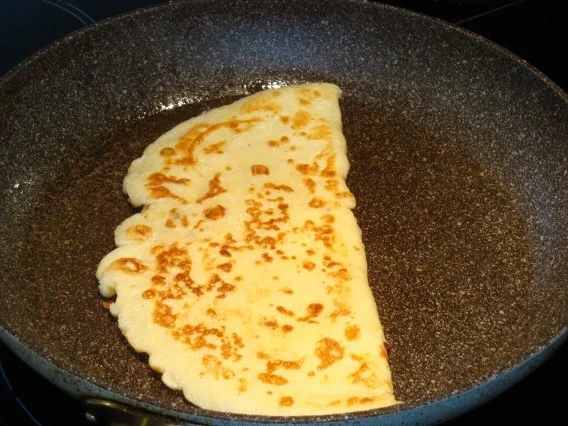 Rezept: Pfannkuchen mit Käse oder Schinkenfüllung mit Pilzen Bild Nr. 5 Pfannkuchen mit Käse oder Schinkenfüllung mit Pilzen - Rezept - Bild Nr. 5