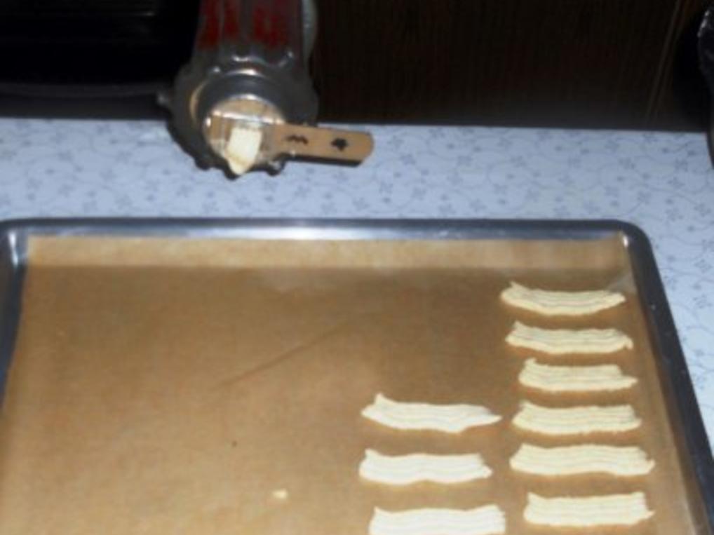 &amp;quot;Oma - Friede`s&amp;quot; - Sehr feines, weihnachtliches Mandel - Spritzgebäck ...