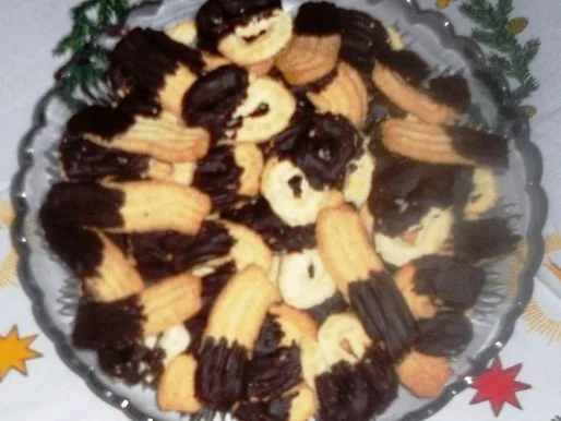 "Oma - Friede`s" - Sehr feines, weihnachtliches Mandel - Spritzgebäck (Rzpt. um 1960) - Rezept - Bild Nr. 17