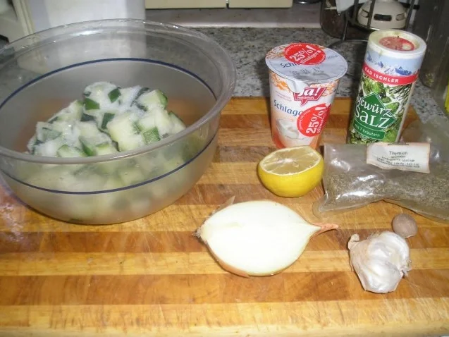 Rezept: Zucchinischaumsüppchen Bild Nr. 2 Zucchinischaumsüppchen - Rezept - Bild Nr. 2