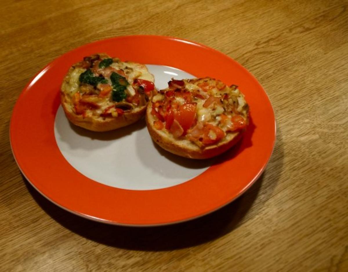 Bilder für Einfach-lecker-Pizzabrötchen - Rezept