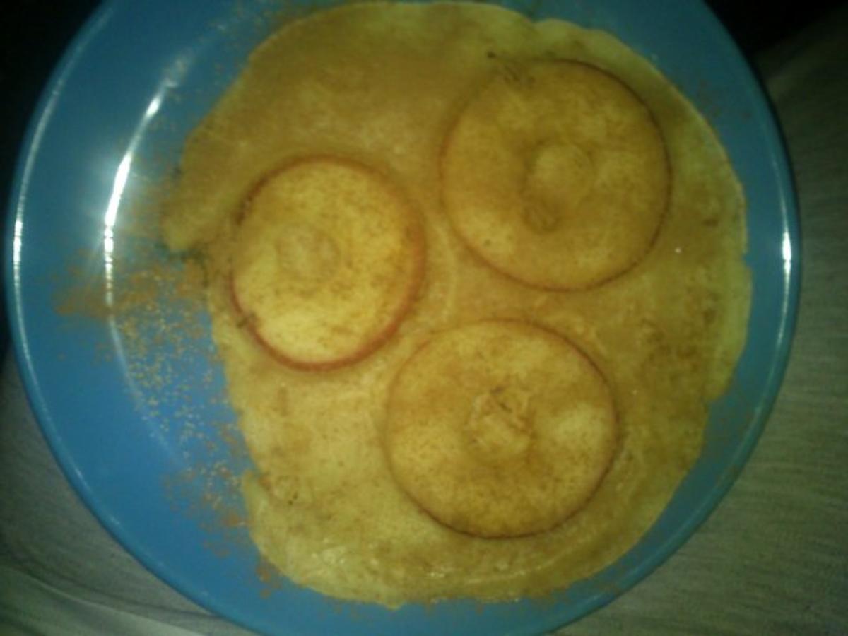 Pfannkuchen mit Apfelringen - schnell &amp; einfach - 135 kcal/100g