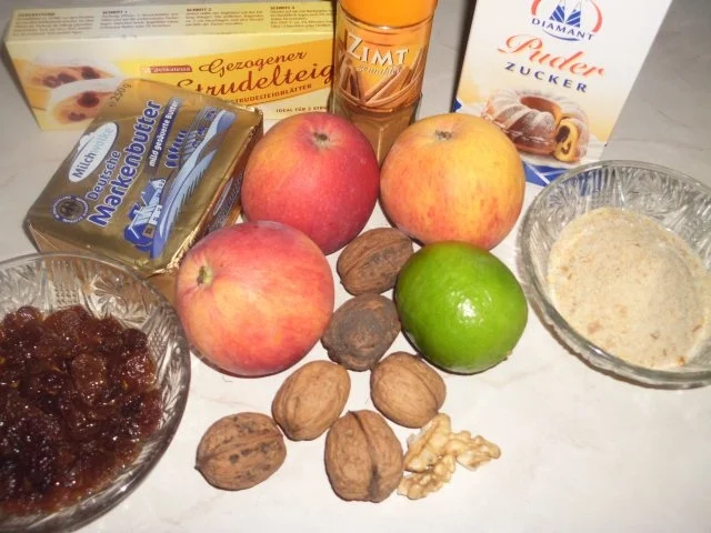 Rezept: Apfelstrudel Bild Nr. 2 Apfelstrudel - Rezept - Bild Nr. 2