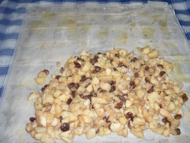 Rezept: Apfelstrudel Bild Nr. 8 Apfelstrudel - Rezept - Bild Nr. 8