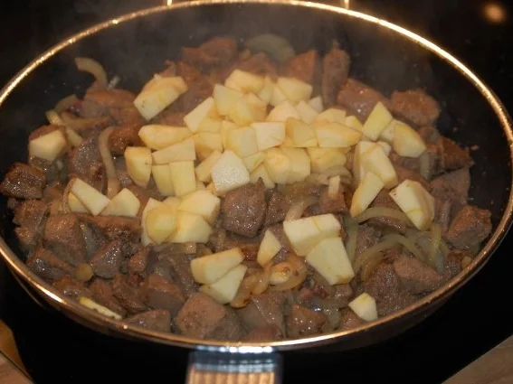 Rezept: Gulasch mit Leber Bild Nr. 2 Gulasch mit Leber - Rezept - Bild Nr. 2