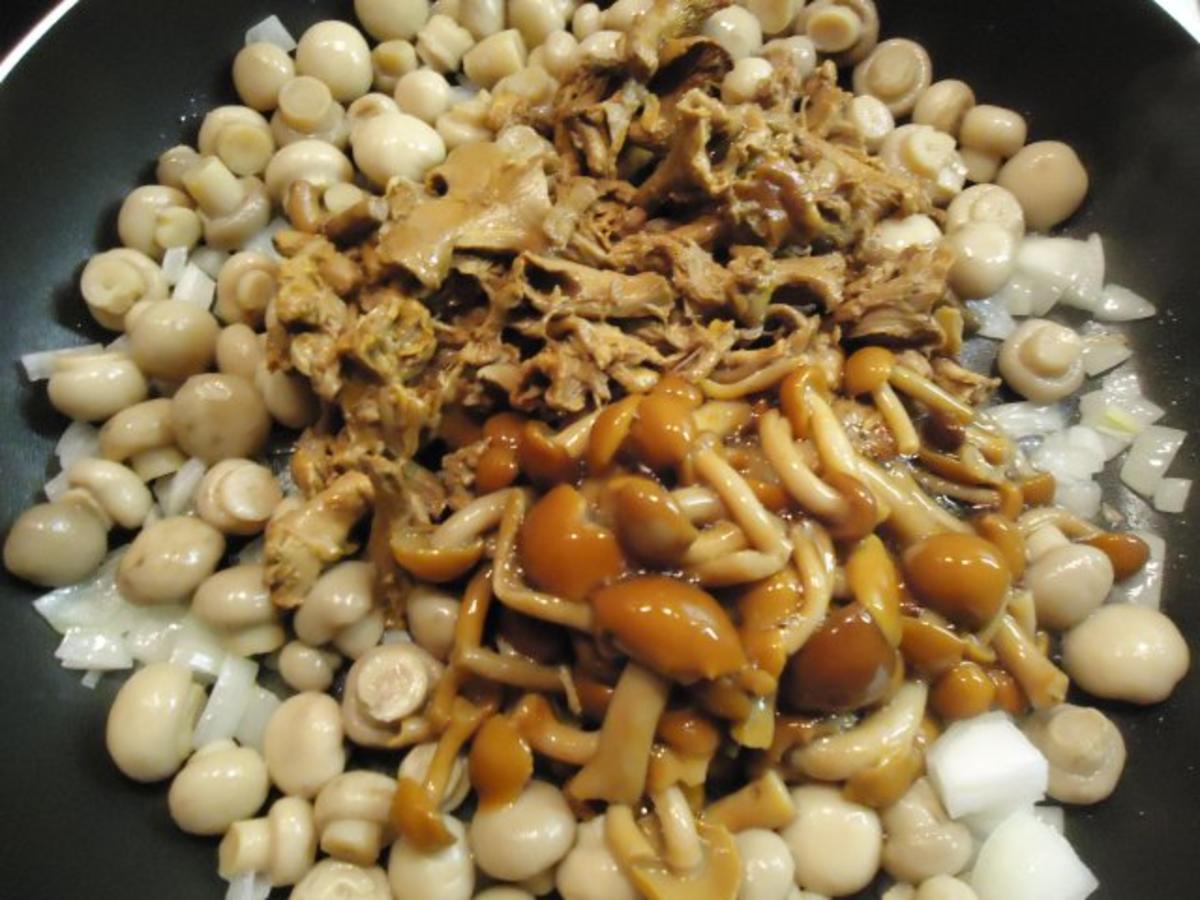 Mushrooms with small spicy Balls - Rezept - Bild Nr. 3