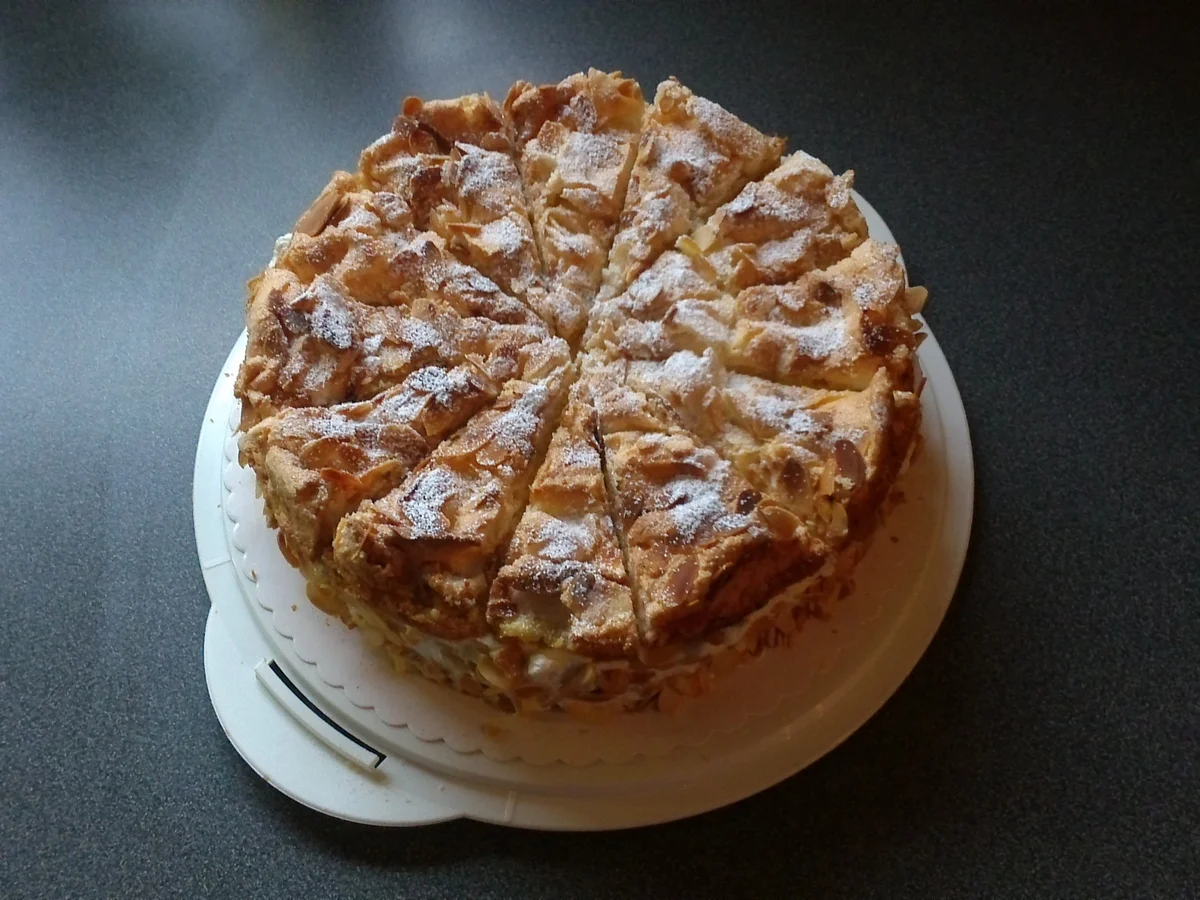 Stachelbeertorte mit Mandelbaiserdecke - Rezept - Bild Nr. 2413