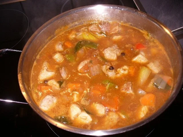 Rezept: Schweinegulasch im Pastaring Bild Nr. 9 Schweinegulasch im Pastaring - Rezept - Bild Nr. 9