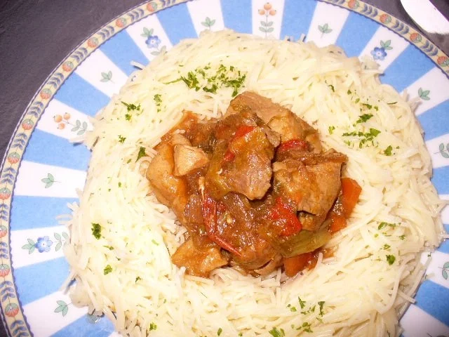 Rezept: Schweinegulasch im Pastaring Bild Nr. 10 Schweinegulasch im Pastaring - Rezept - Bild Nr. 10