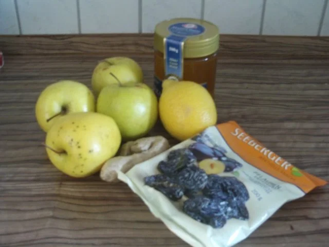 Heißer Apfeltee mit Pflaumen - Rezept - Bild Nr. 2