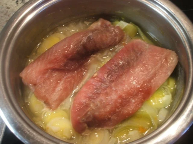 Rezept: Fisch: Karpfenfilet mit Holunderbeersoße Bild Nr. 4 Fisch: Karpfenfilet mit Holunderbeersoße - Rezept - Bild Nr. 4