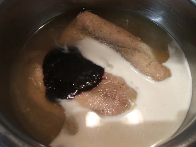 Rezept: Fisch: Karpfenfilet mit Holunderbeersoße Bild Nr. 7 Fisch: Karpfenfilet mit Holunderbeersoße - Rezept - Bild Nr. 7