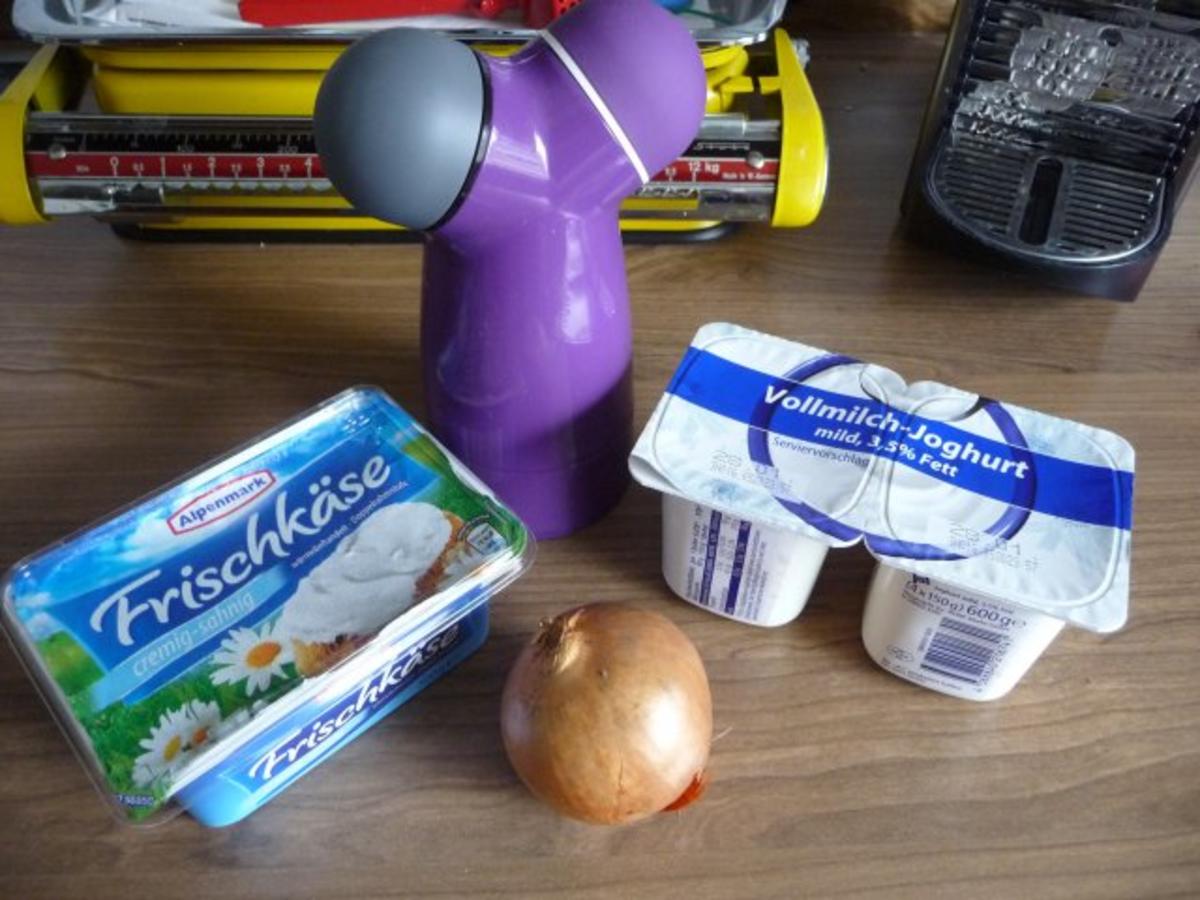 Schmalhans - Küchenmeister : Pellkartoffeln mit Frischkäse-Joghurt-Dip und Bismarckhering - Rezept - Bild Nr. 2