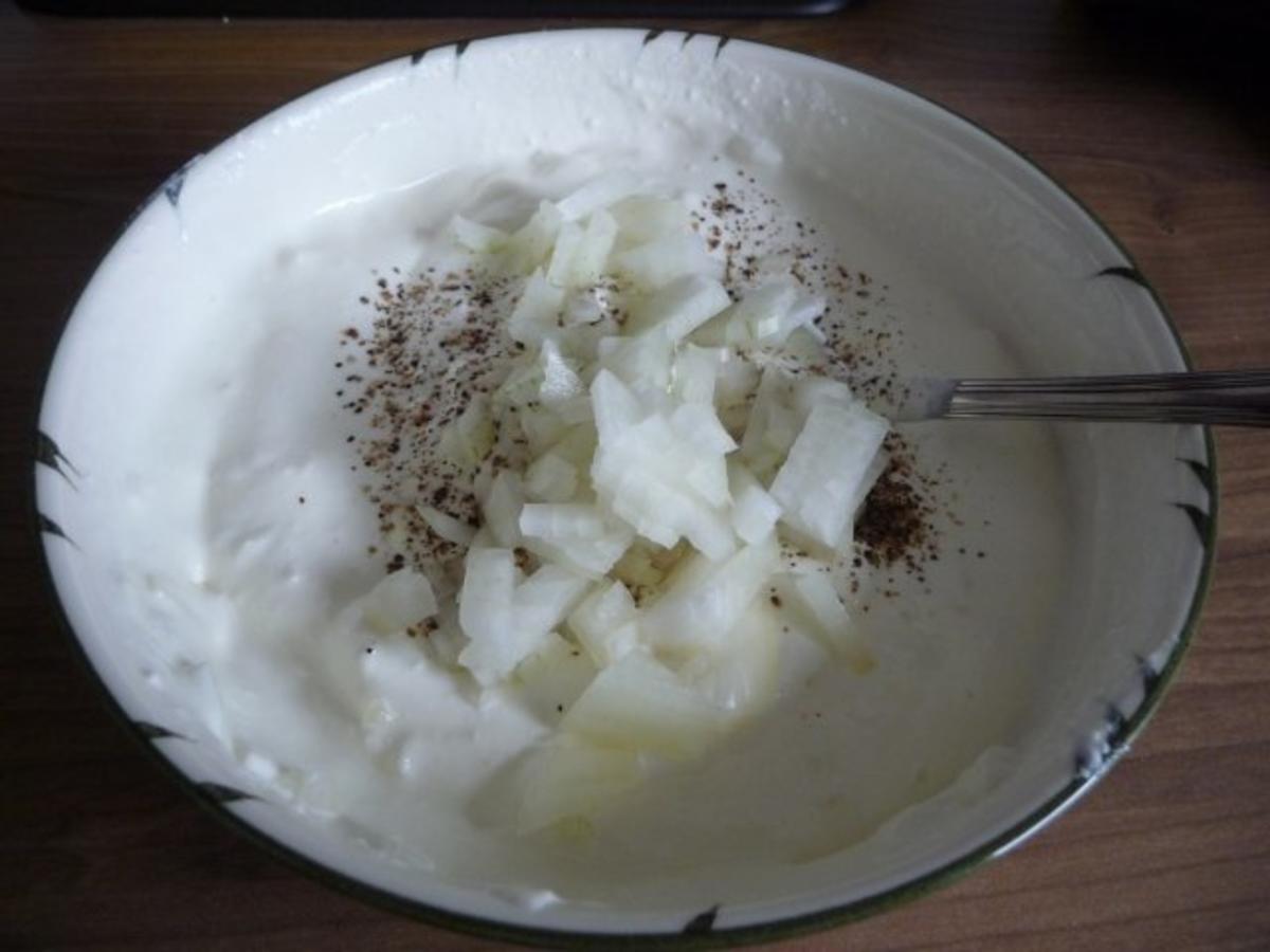 Schmalhans - Küchenmeister : Pellkartoffeln mit Frischkäse-Joghurt-Dip und Bismarckhering - Rezept - Bild Nr. 3