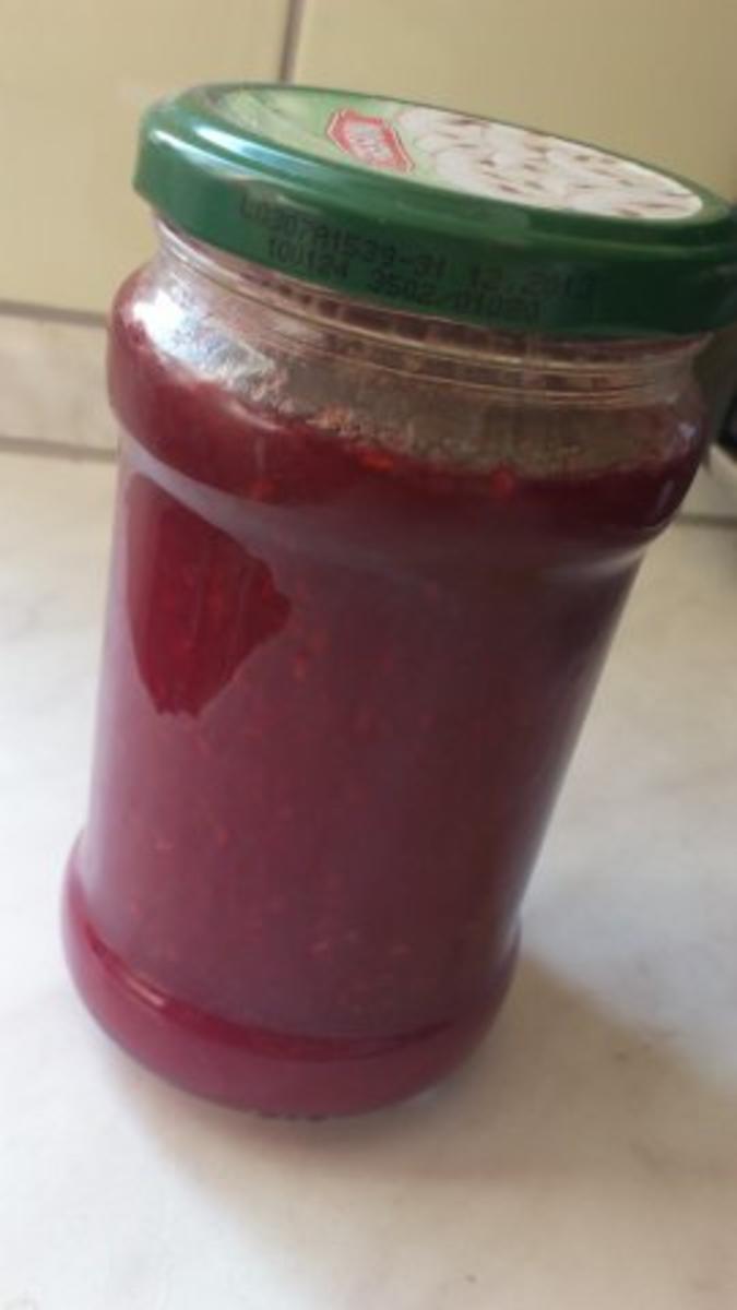 Himbeermarmelade mit Himbeeren und Gelierzucker 2:1 - Rezept mit Bild ...