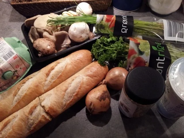 Giselas Schwammerlsoße mit hausgemachtem Serviettenknödel - Rezept - Bild Nr. 2