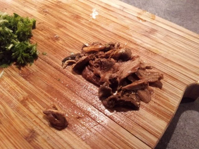 Giselas Schwammerlsoße mit hausgemachtem Serviettenknödel - Rezept - Bild Nr. 10