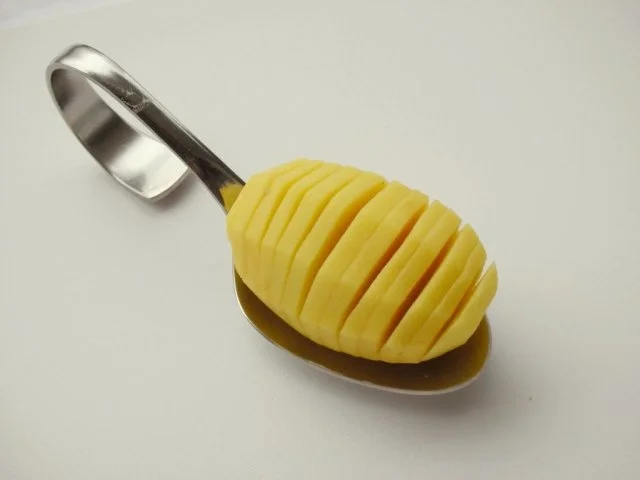 Marinierte Hähnchen-Streifen umhüllt von Sesampanade mit Fächerkartoffeln - Rezept - Bild Nr. 10