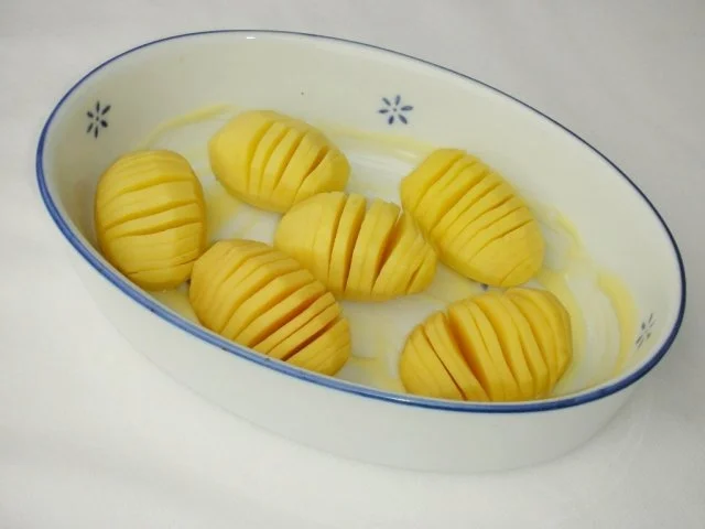 Marinierte Hähnchen-Streifen umhüllt von Sesampanade mit Fächerkartoffeln - Rezept - Bild Nr. 11