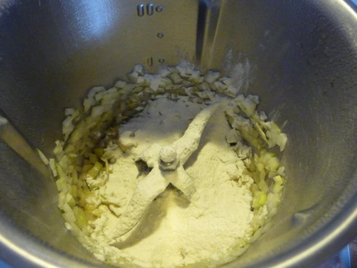 Küchenfee : Hack - Klopse an Gemüsesoße an Petersilienkartoffeln - Rezept - Bild Nr. 13