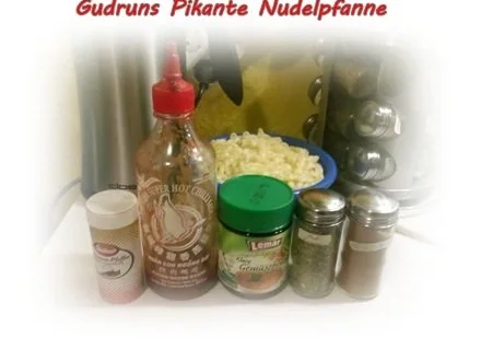 Rezept: Nudeln: Scharfe Nudelpfanne mit Ziegenkäse Bild Nr. 6 Nudeln: Scharfe Nudelpfanne mit Ziegenkäse - Rezept - Bild Nr. 6