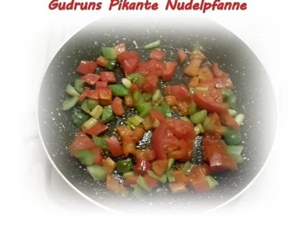 Rezept: Nudeln: Scharfe Nudelpfanne mit Ziegenkäse Bild Nr. 7 Nudeln: Scharfe Nudelpfanne mit Ziegenkäse - Rezept - Bild Nr. 7