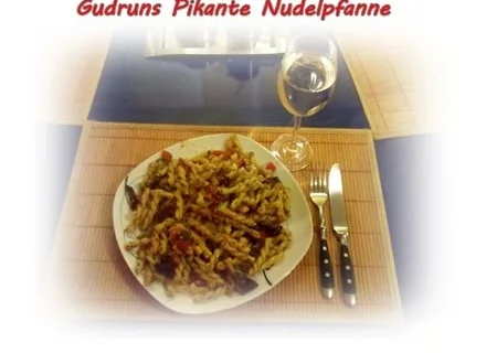 Rezept: Nudeln: Scharfe Nudelpfanne mit Ziegenkäse Bild Nr. 10 Nudeln: Scharfe Nudelpfanne mit Ziegenkäse - Rezept - Bild Nr. 10