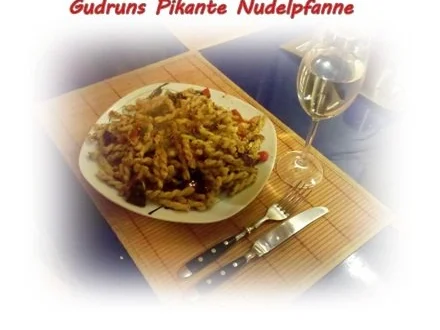 Rezept: Nudeln: Scharfe Nudelpfanne mit Ziegenkäse Bild Nr. 11 Nudeln: Scharfe Nudelpfanne mit Ziegenkäse - Rezept - Bild Nr. 11