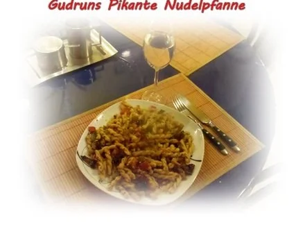 Rezept: Nudeln: Scharfe Nudelpfanne mit Ziegenkäse Bild Nr. 12 Nudeln: Scharfe Nudelpfanne mit Ziegenkäse - Rezept - Bild Nr. 12