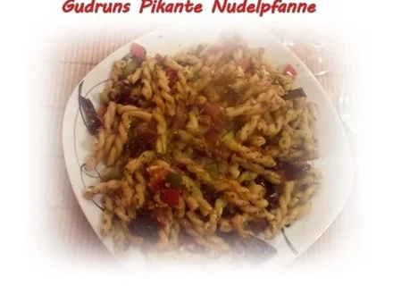 Rezept: Nudeln: Scharfe Nudelpfanne mit Ziegenkäse Bild Nr. 13 Nudeln: Scharfe Nudelpfanne mit Ziegenkäse - Rezept - Bild Nr. 13