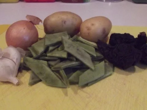 Rezept: BOHNENEINTOPF mit DÖRRBIRNEN und saftigem RIPPLI Bild Nr. 2 BOHNENEINTOPF mit DÖRRBIRNEN und saftigem RIPPLI - Rezept - Bild Nr. 2